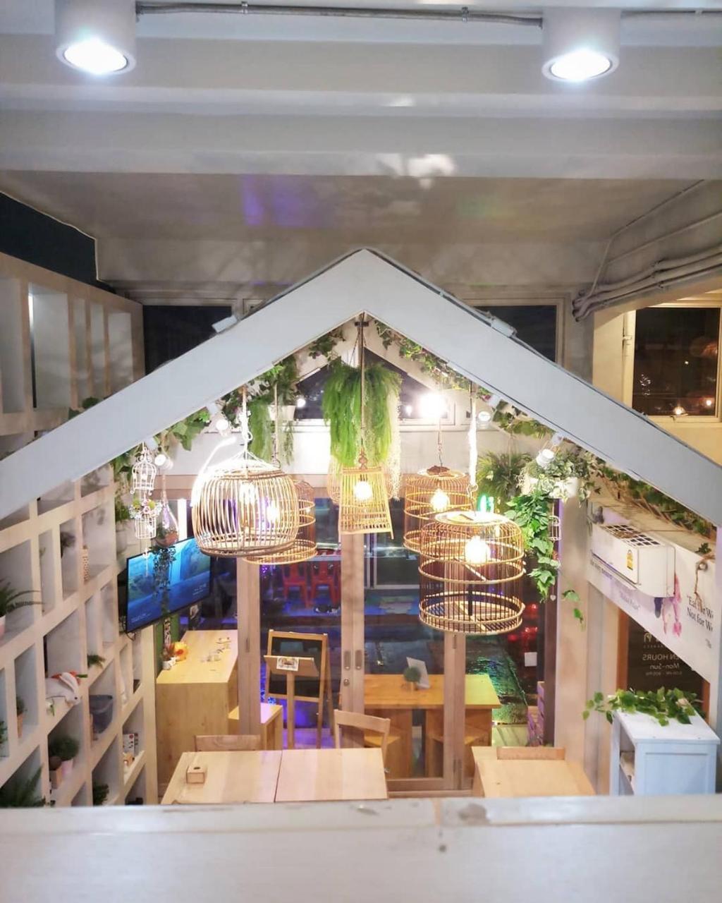 Kinnon Deluxe Hostel Coworking Cafe Bangkok Eksteriør billede
