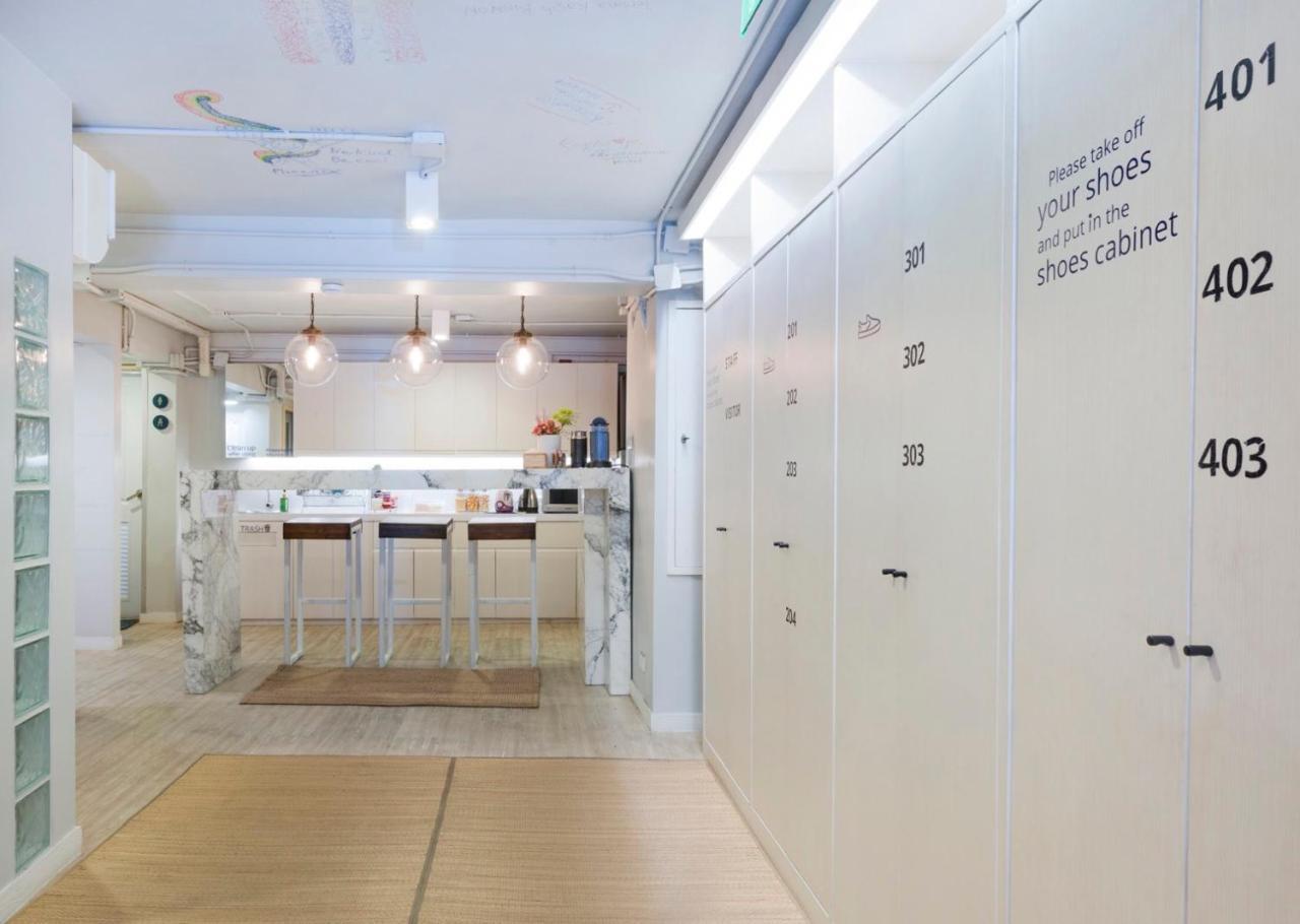 Kinnon Deluxe Hostel Coworking Cafe Bangkok Eksteriør billede