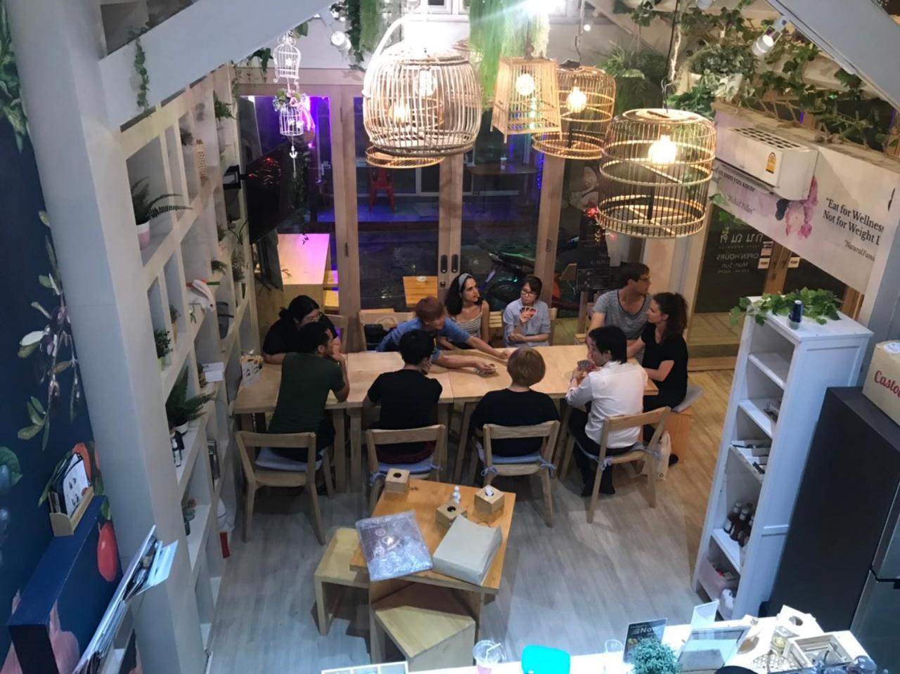 Kinnon Deluxe Hostel Coworking Cafe Bangkok Eksteriør billede