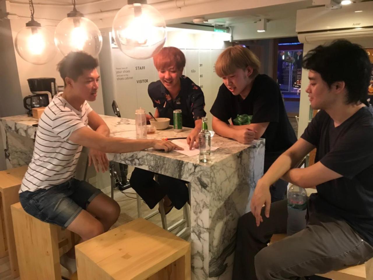 Kinnon Deluxe Hostel Coworking Cafe Bangkok Eksteriør billede
