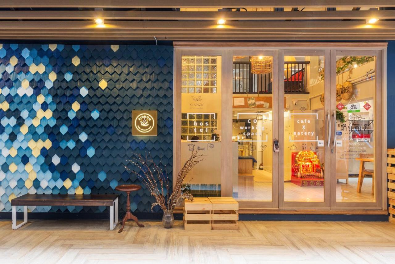 Kinnon Deluxe Hostel Coworking Cafe Bangkok Eksteriør billede